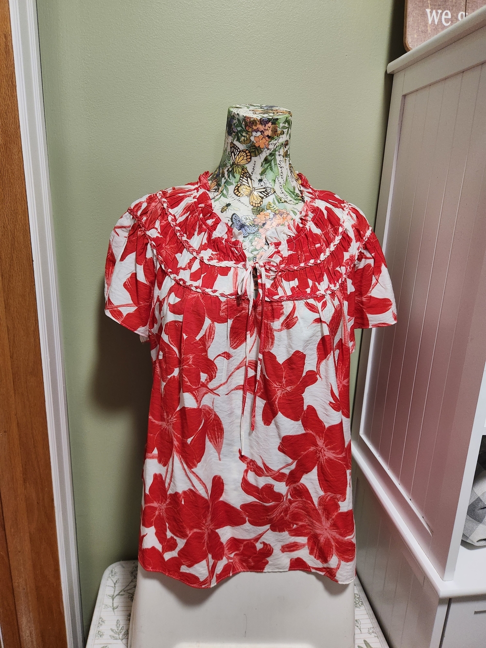 Rose & Olive White Top with Red Floral Print